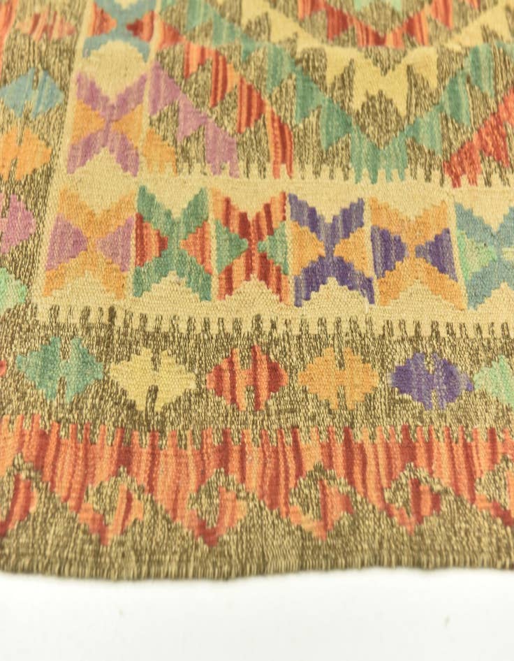 Detail image of  4' x 6' 4  Hand Woven Kilim Maymana Wool Rug