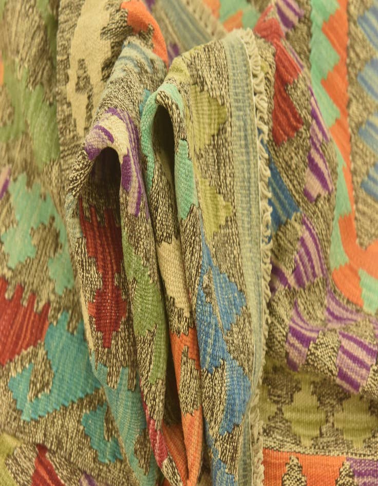 Detail image of  5' 1 x 6' 4  Hand Woven Kilim Maymana Wool Rug