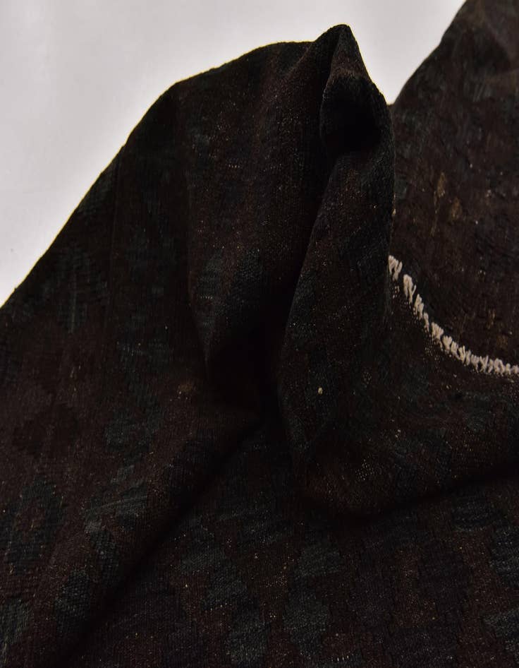 Detail image of  6' x 8'  Hand Woven Kilim Modern Wool Rug