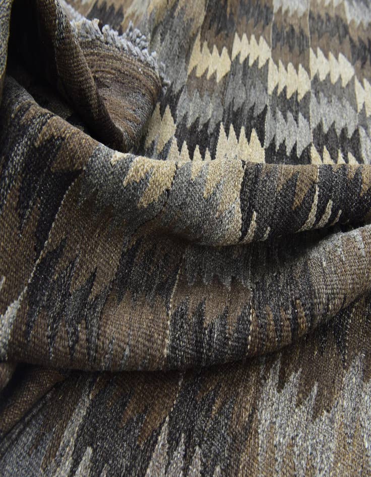 Detail image of  5' 8 x 8' 2  Hand Woven Kilim Modern Wool Rug