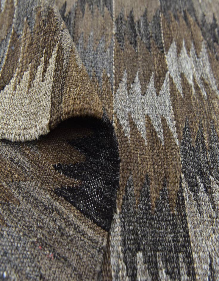 Detail image of  5' 8 x 8' 2  Hand Woven Kilim Modern Wool Rug