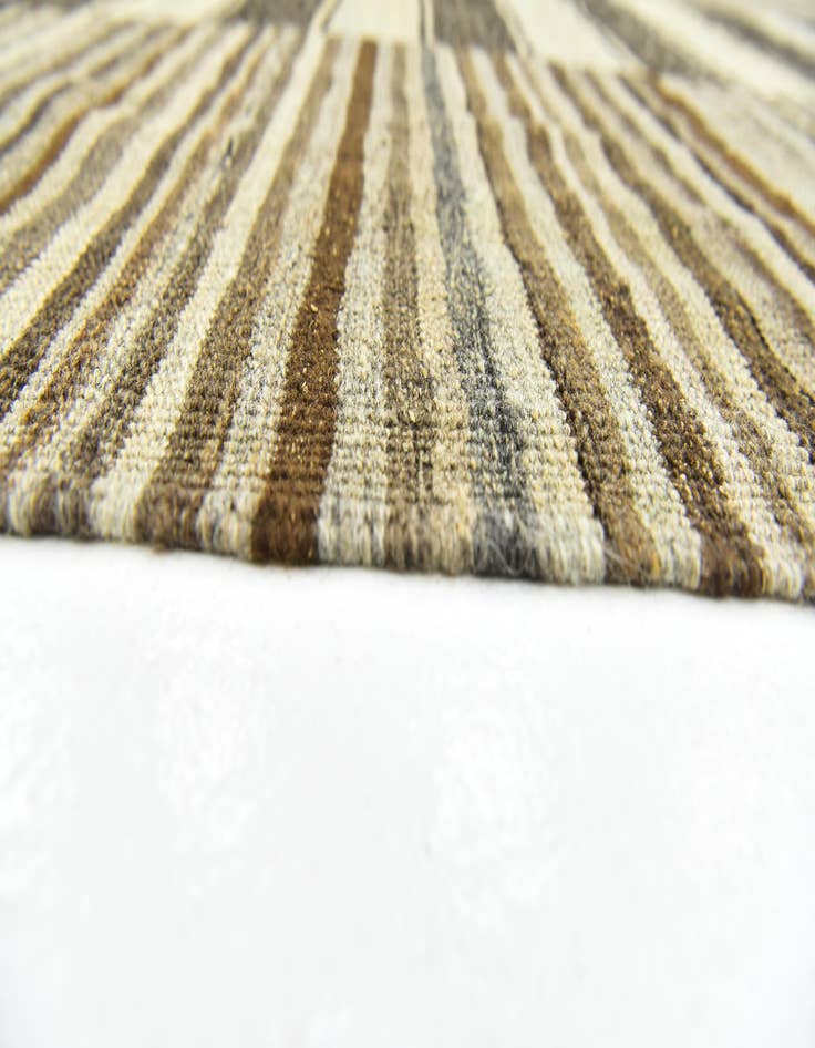 Detail image of  5' 5 x 7' 9  Hand Woven Kilim Modern Wool Rug