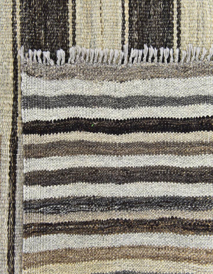 Detail image of  5' 5 x 7' 9  Hand Woven Kilim Modern Wool Rug