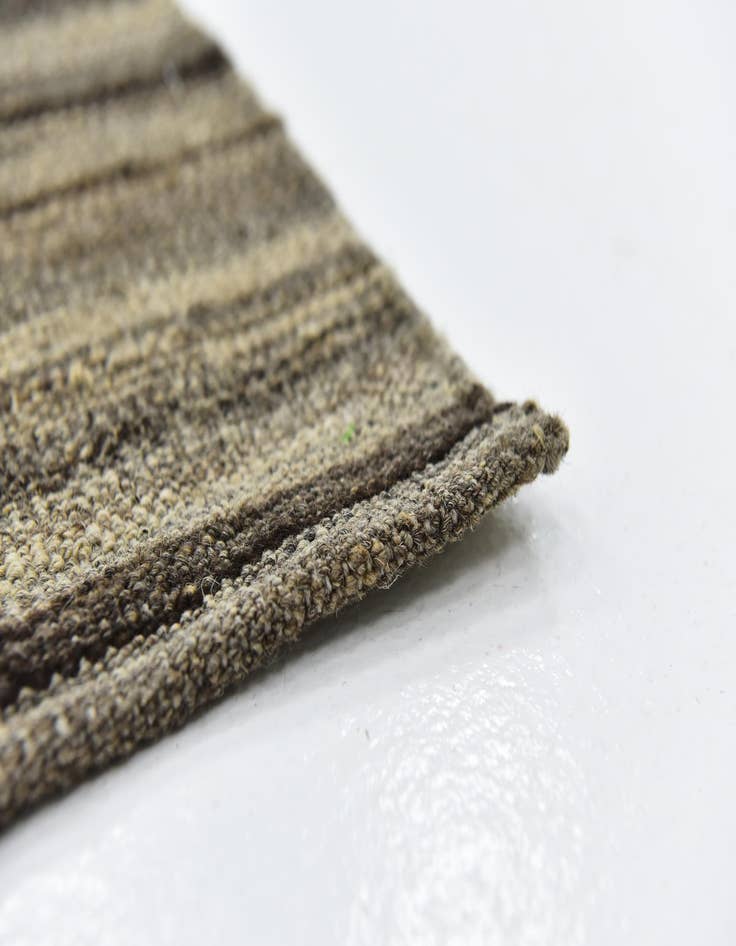 Detail image of  5' 6 x 8'  Hand Woven Kilim Modern Wool Rug