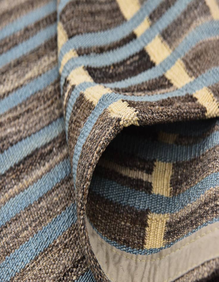 Detail image of  5' 6 x 8'  Hand Woven Kilim Modern Wool Rug