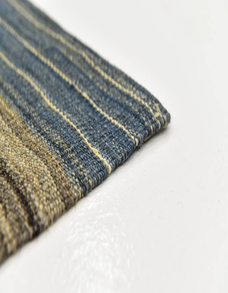 Detail image of  5' 10 x 7' 7  Hand Woven Kilim Modern Wool Rug