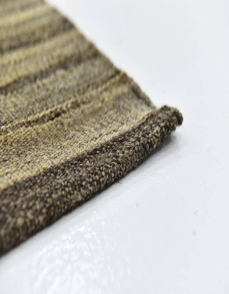 Detail image of  5' 6 x 7' 10  Hand Woven Kilim Modern Wool Rug