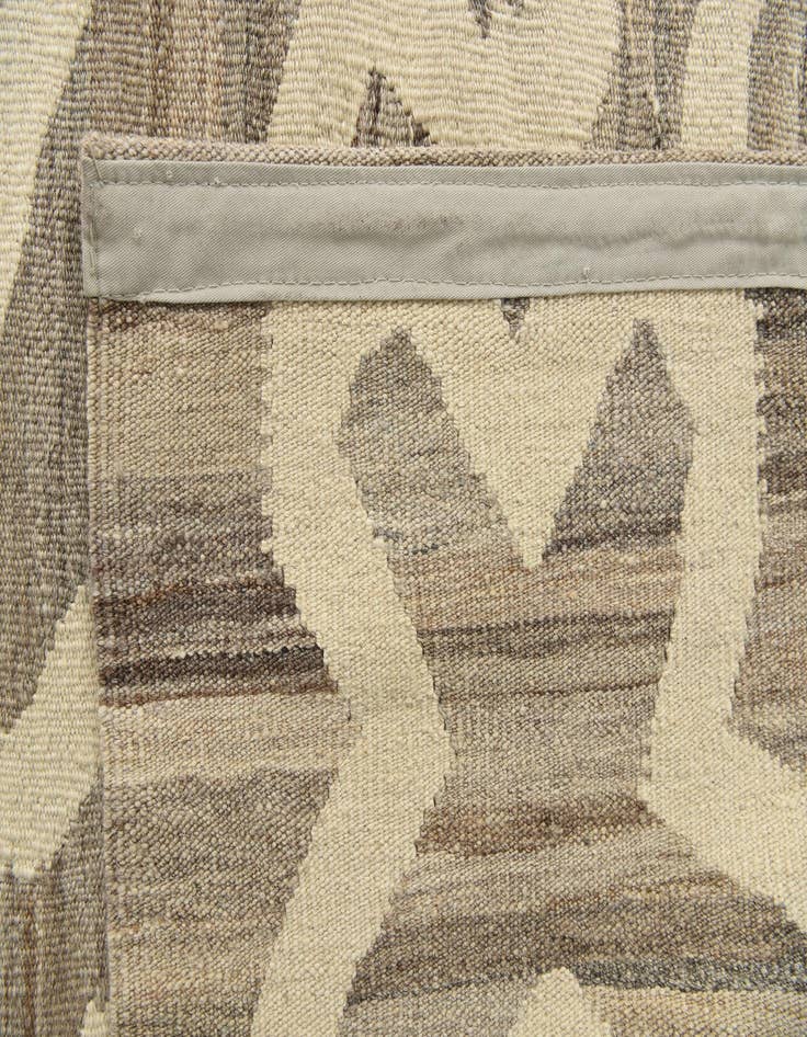 Detail image of  6' 6 x 9' 5  Hand Woven Kilim Modern Wool Rug