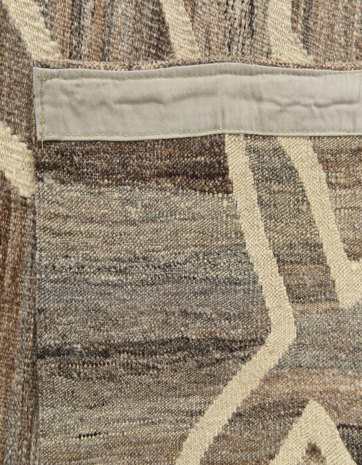 Detail image of  5' 3 x 6' 4  Hand Woven Kilim Modern Wool Rug