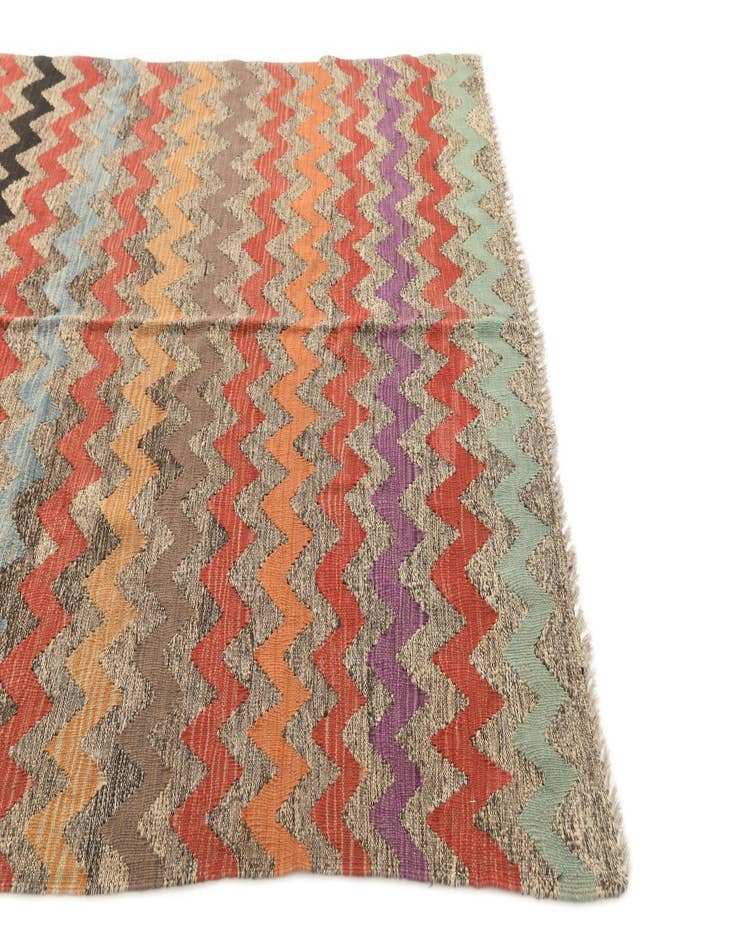 Detail image of  5' 6 x 7' 7  Hand Woven Kilim Modern Wool Rug