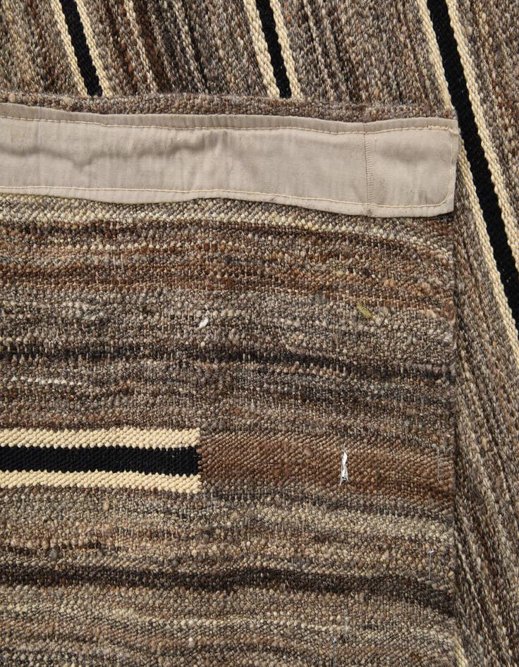 Detail image of  4' 4 x 5' 8  Hand Woven Kilim Modern Wool Rug