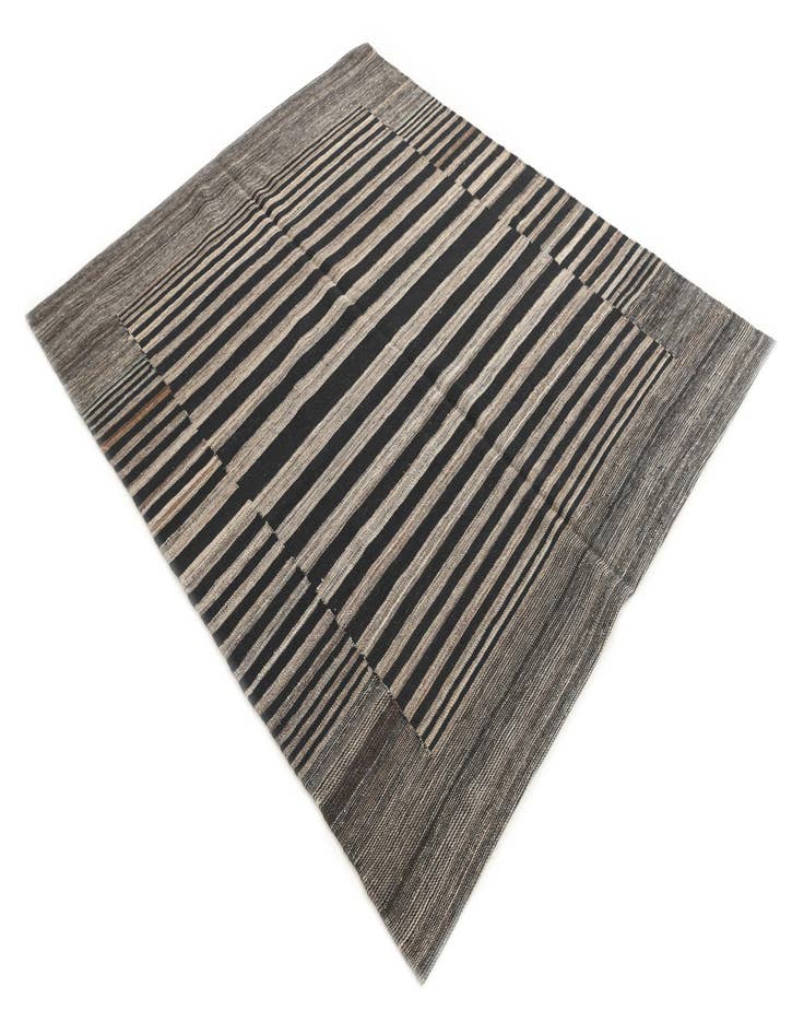 Detail image of  5' 3 x 6' 5  Hand Woven Kilim Modern Wool Rug