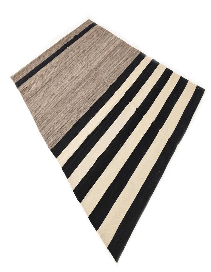 Detail image of  6' 8 x 9' 8  Hand Woven Kilim Modern Wool Rug