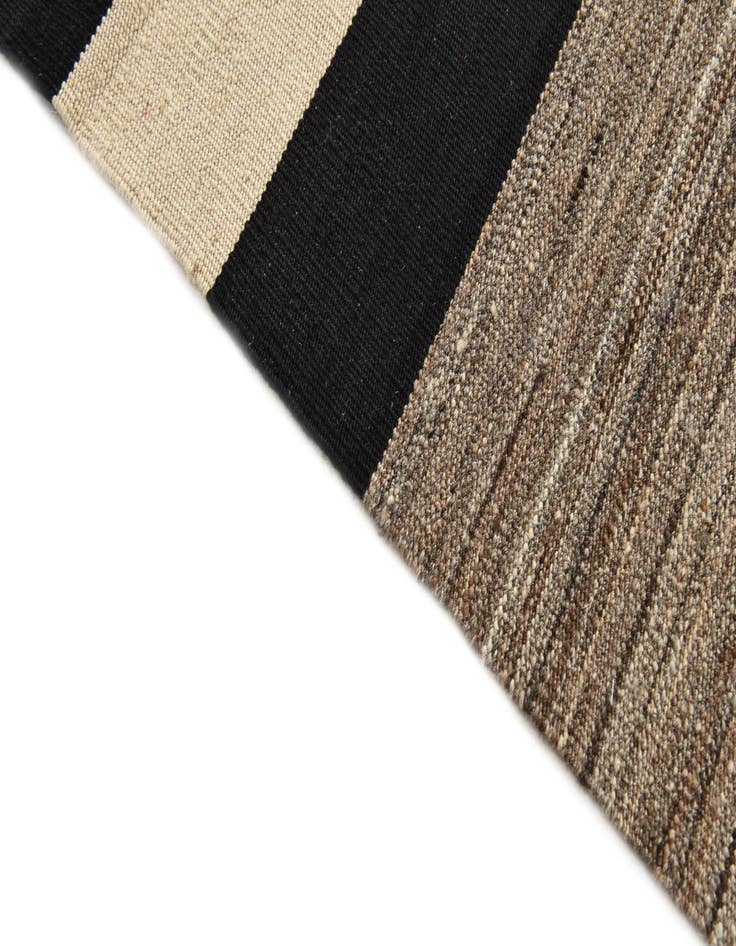 Detail image of  6' 8 x 9' 8  Hand Woven Kilim Modern Wool Rug
