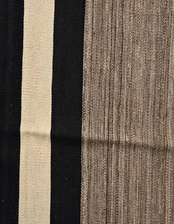 Detail image of  6' 8 x 9' 8  Hand Woven Kilim Modern Wool Rug