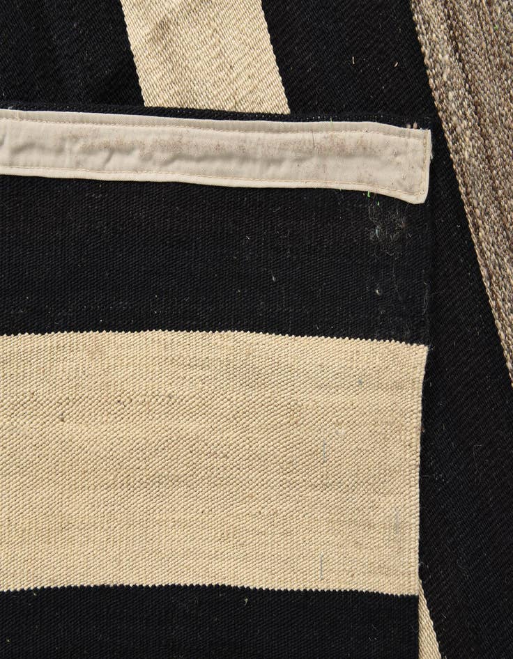 Detail image of  6' 8 x 9' 8  Hand Woven Kilim Modern Wool Rug