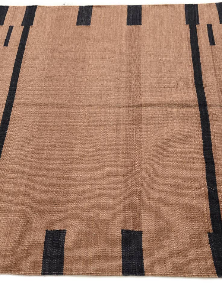 Detail image of  4' 2 x 5' 6  Hand Woven Kilim Modern Wool Rug