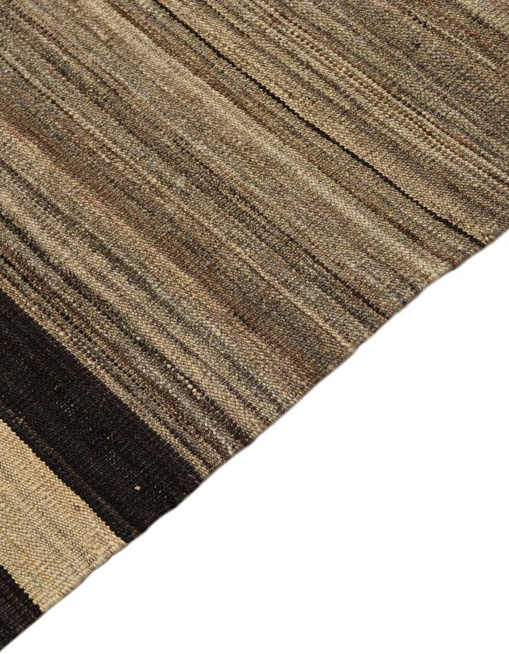Detail image of  4' 1 x 5' 10  Hand Woven Kilim Modern Wool Rug