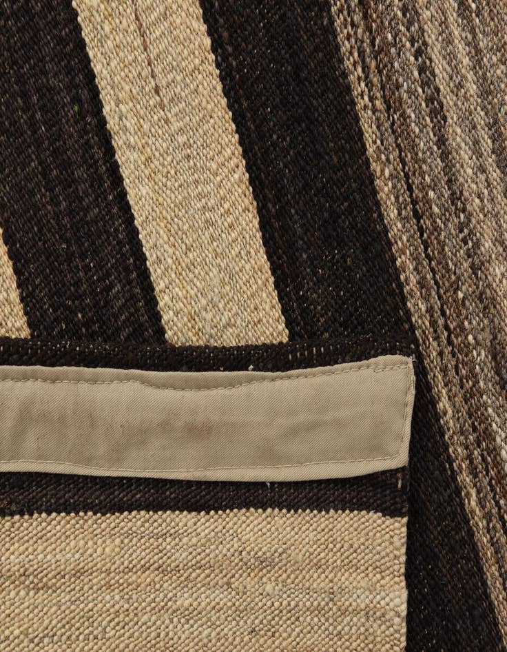 Detail image of  4' 1 x 5' 10  Hand Woven Kilim Modern Wool Rug