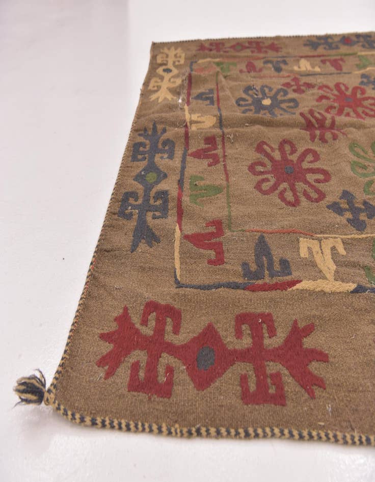 Detail image of  4' 10 x 6' 4  Hand Woven Kilim Suzani Wool Rug