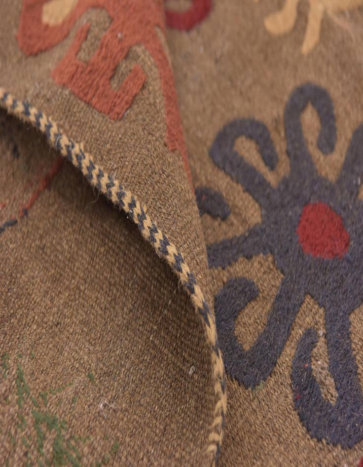 Detail image of  4' 10 x 6' 4  Hand Woven Kilim Suzani Wool Rug