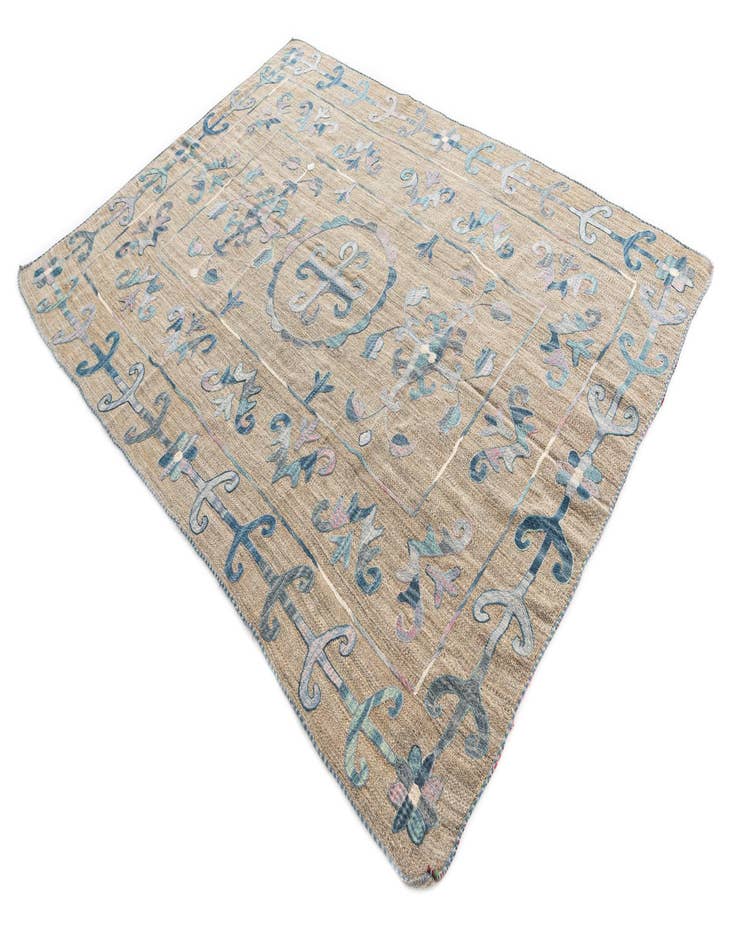 Detail image of  5' 6 x 7' 6  Hand Woven Kilim Suzani Wool Rug