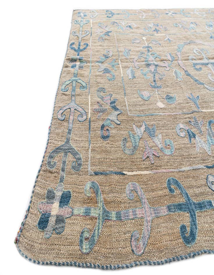 Detail image of  5' 6 x 7' 6  Hand Woven Kilim Suzani Wool Rug