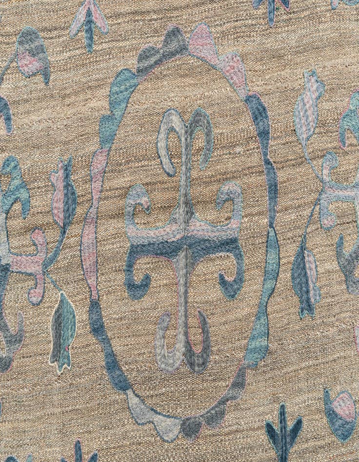 Detail image of  5' 6 x 7' 6  Hand Woven Kilim Suzani Wool Rug