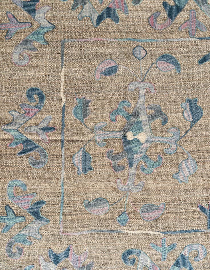 Detail image of  5' 6 x 7' 6  Hand Woven Kilim Suzani Wool Rug