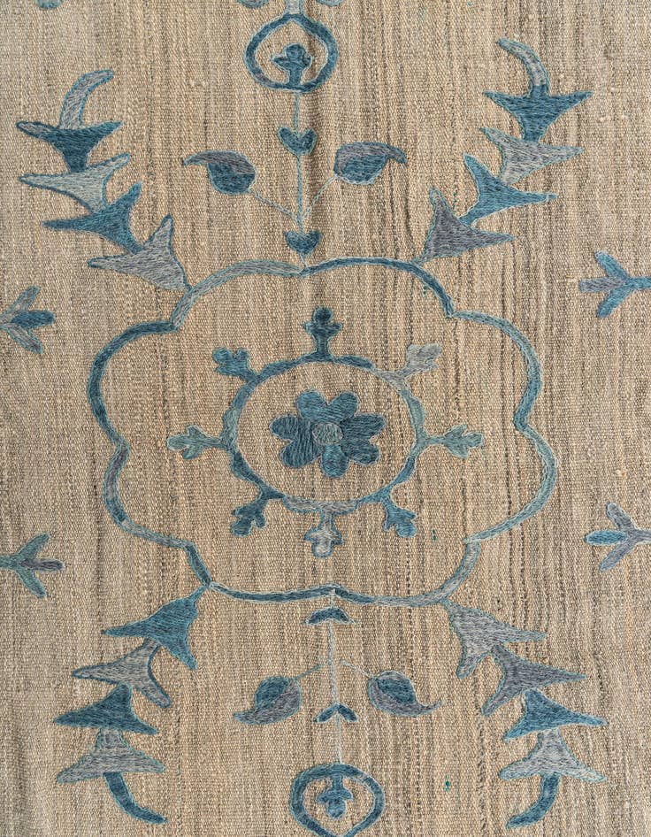 Detail image of  5' 8 x 7' 8  Hand Woven Kilim Suzani Wool Rug