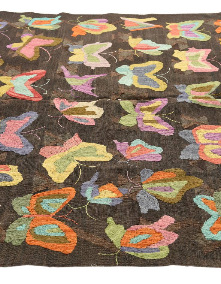 Detail image of  4' 10 x 6' 6  Hand Woven Kilim Suzani Wool Rug