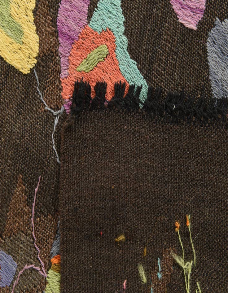 Detail image of  4' 10 x 6' 6  Hand Woven Kilim Suzani Wool Rug