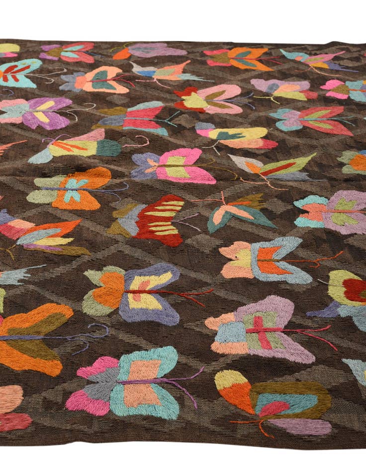 Detail image of  6' 6 x 9' 8  Hand Woven Kilim Suzani Wool Rug