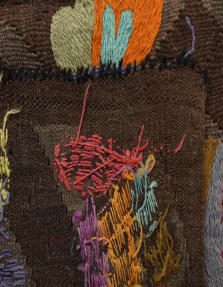 Detail image of  6' 6 x 9' 8  Hand Woven Kilim Suzani Wool Rug