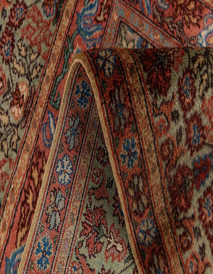Detail image of  4' x 6'  Hand Knotted Lahour Wool Rug