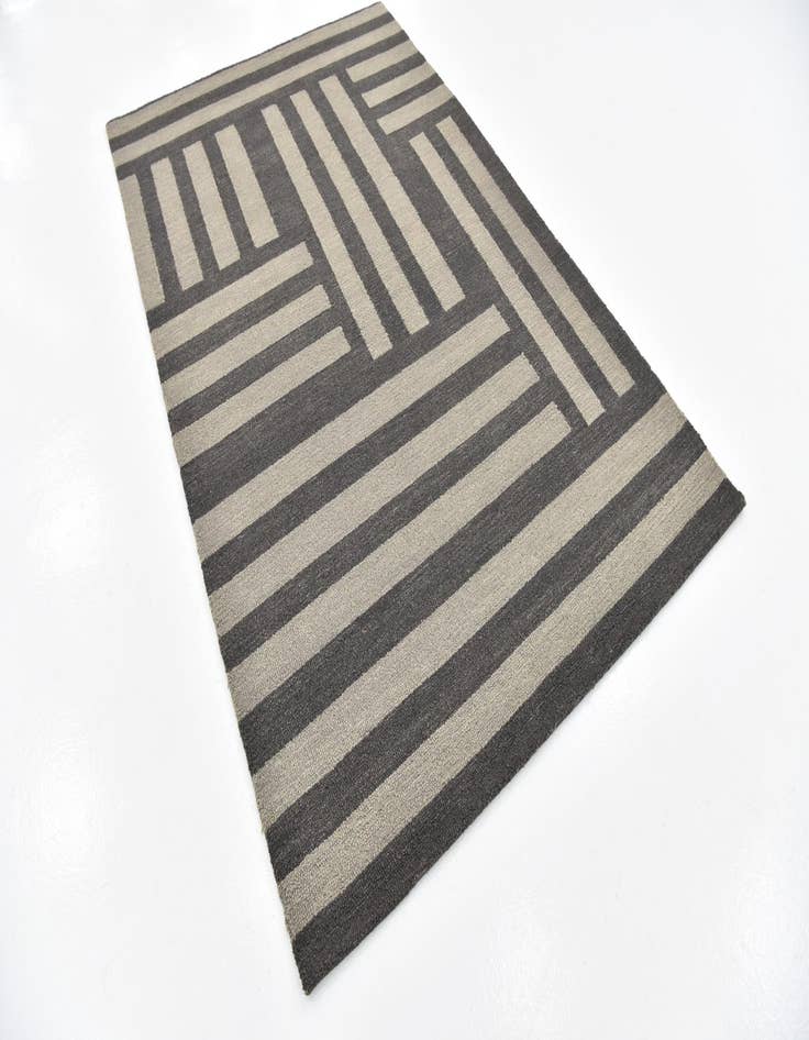 Detail image of  5' x 8' Luna Wool Rug