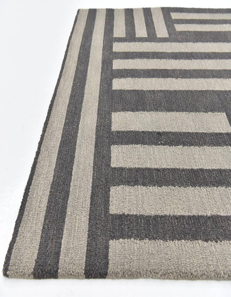 Detail image of  5' x 8' Luna Wool Rug