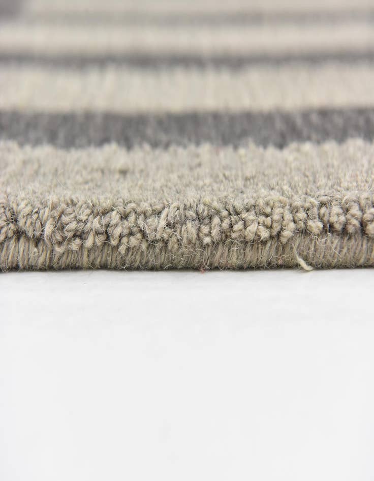 Detail image of  5' x 8' Luna Wool Rug