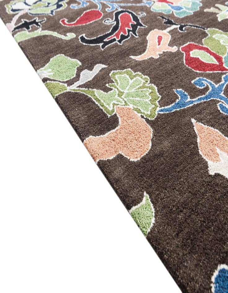 Detail image of  5' 1 x 8' Luna Rug