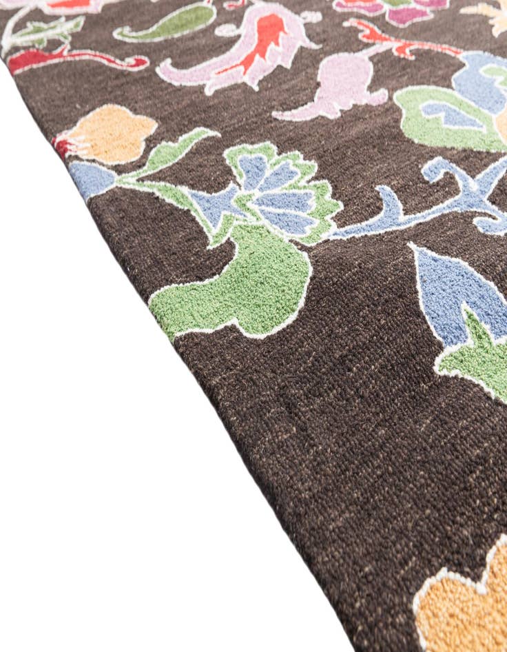 Detail image of  5' 1 x 8' Luna Rug