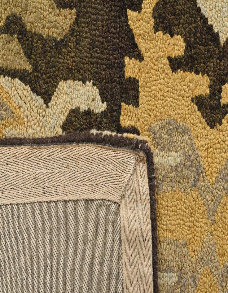 Detail image of  8' x 10' Luna Rug