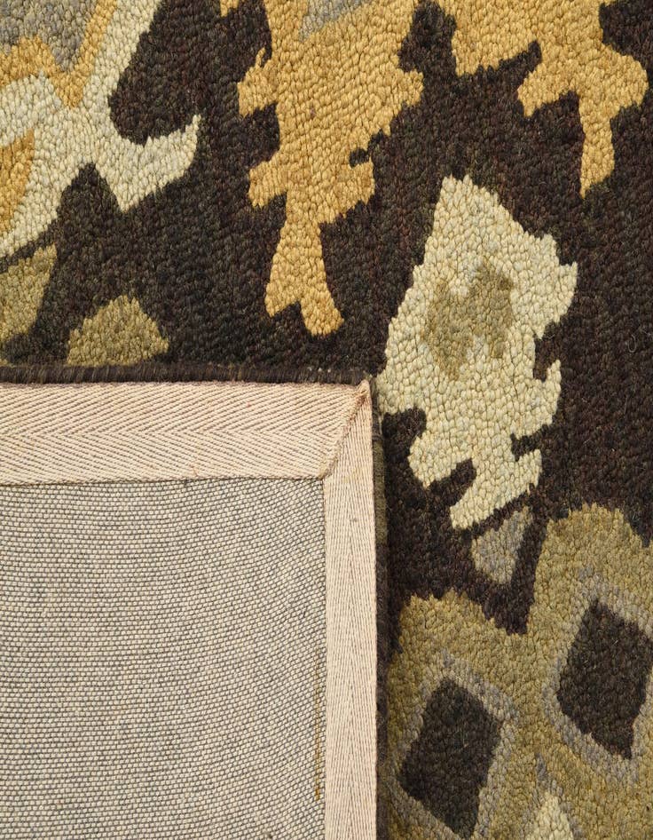 Detail image of  5' x 7' 11 Luna Rug
