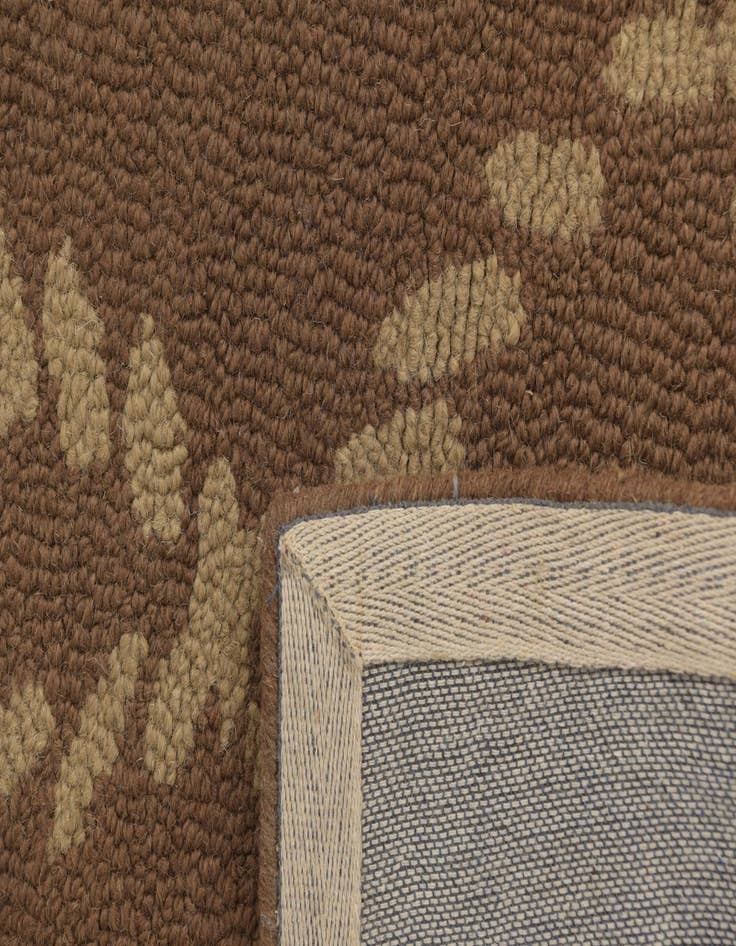 Detail image of  5' 4 x 8' 2 Luna Wool Rug