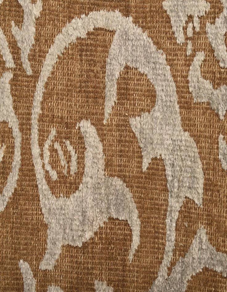 Detail image of  7' 6 x 9' 8  Hand Knotted Luna Wool Rug