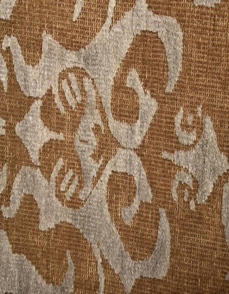 Detail image of  7' 6 x 9' 8  Hand Knotted Luna Wool Rug