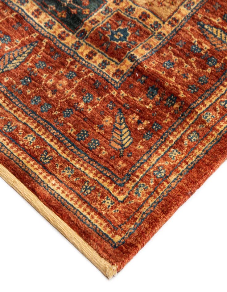 Detail image of  5' x 7' 5 Luribaft Wool Rug