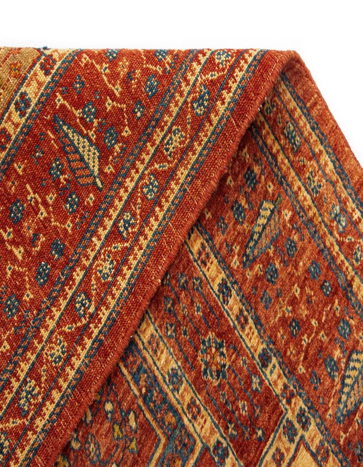 Detail image of  5' x 7' 5 Luribaft Wool Rug