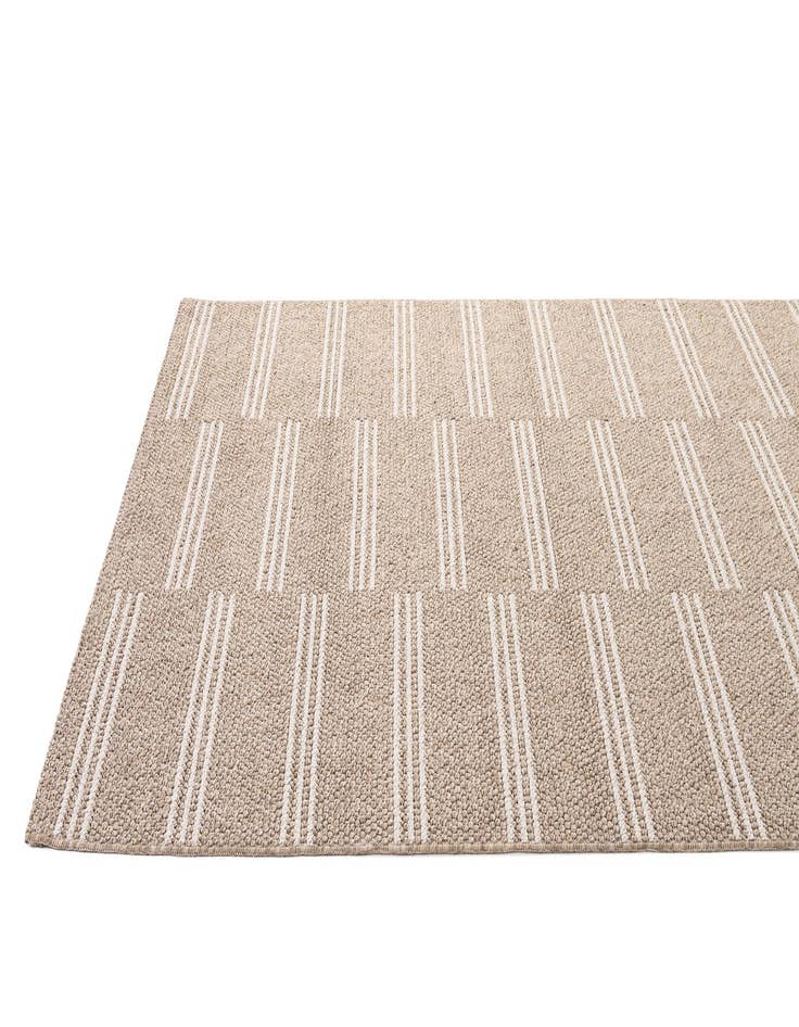 Detail image of  5' 4 x 7' 7 Machine Made Rug