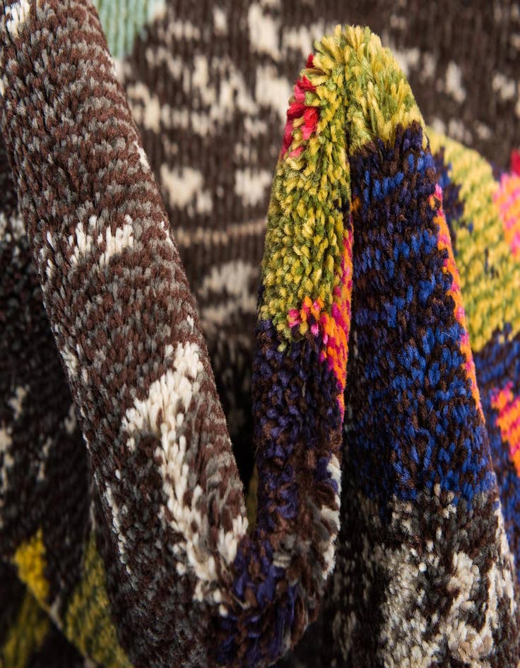 Detail image of  10' 6 x 16' 5  Washable Mesa Rug