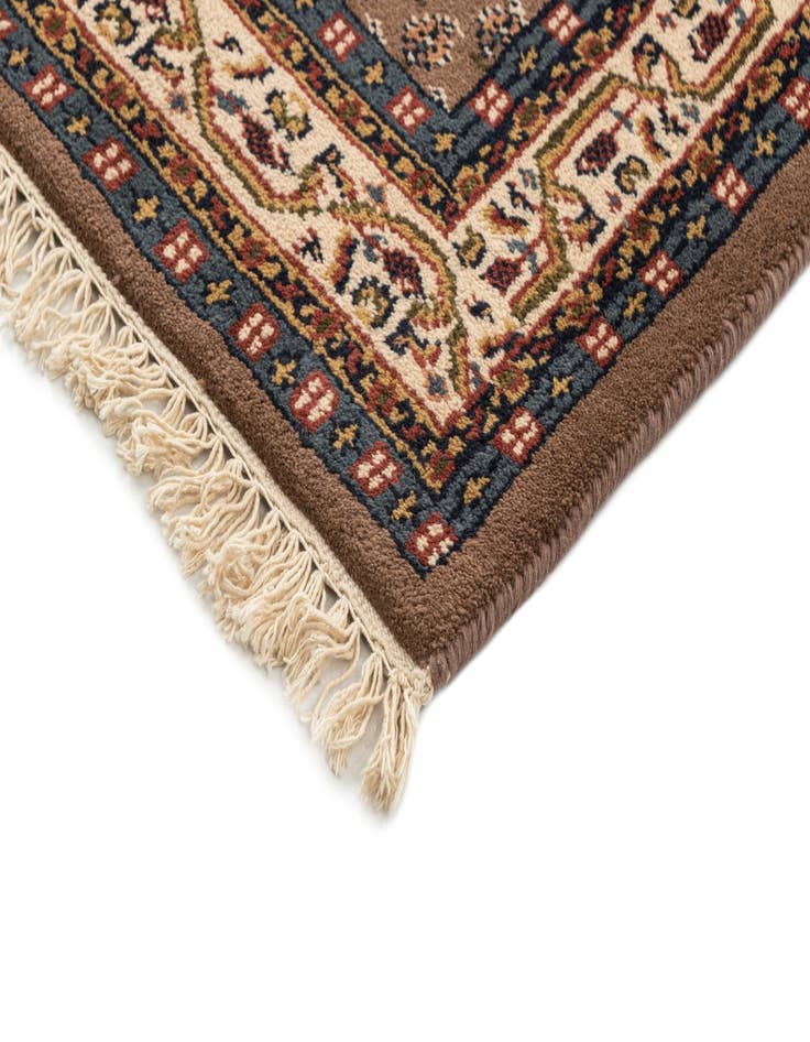 Detail image of  4' x 6'  Hand Knotted Mir Wool Rug